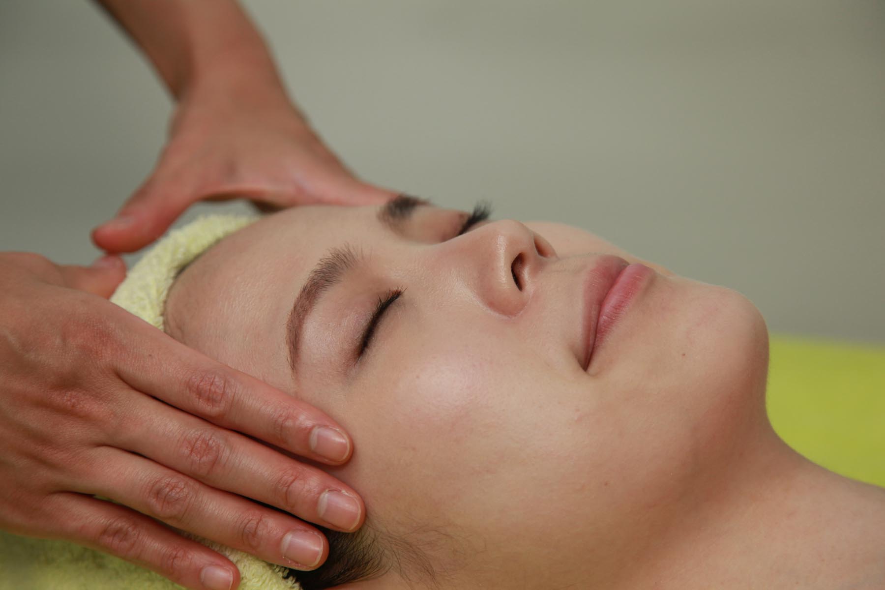 100％オーガニック化粧品を使ったフェイシャルエステ